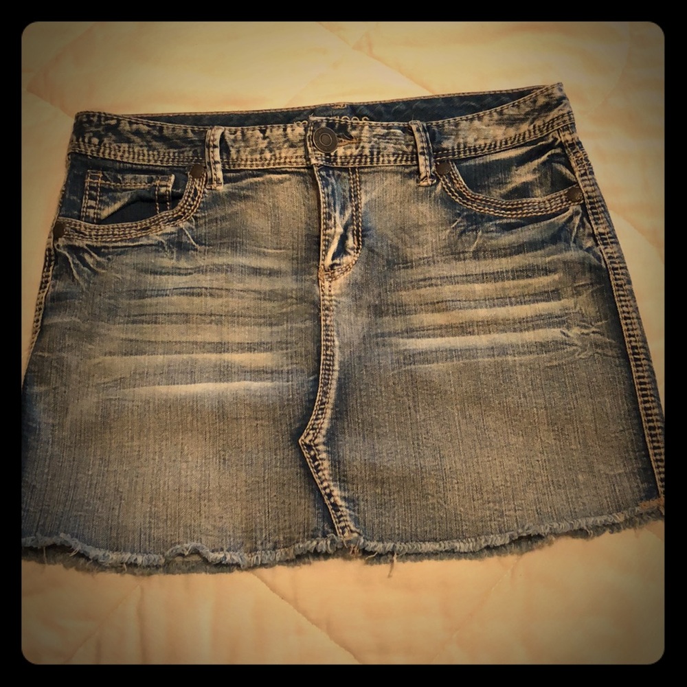Maurices 7/8 light denim distressed jean skirt